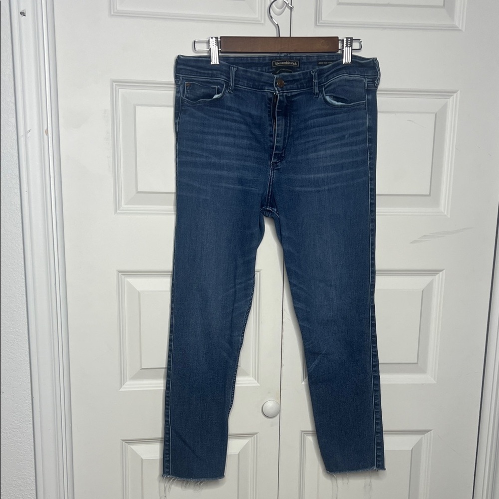 Abercrombie & Fitch High Rise Super Skinny Jeans Size 31 Cropped Raw Hem Stretch